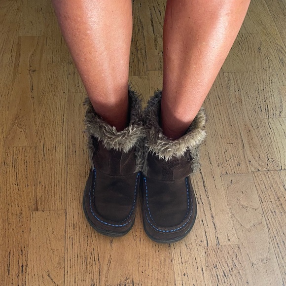Woolrich Suede Faux Fur Wooden Toggle Moccasins - Picture 9 of 15